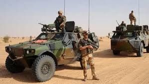 L'armée française et son "chef de guerre" s'apprêteraient à intervenir au Nigeria contre Boko Haram