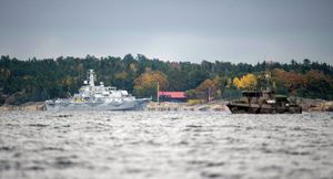 Une enquête de l'armée suédoise rejette les allégations de la présence d'un sous-marin russe près de Stockholm. La Suède malgré tout multiplie par trois son budget militaire