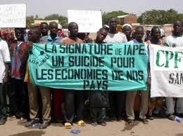 APE : De Tunis à DAKAR, résister contre le libre échange (Afriques en Lutte)