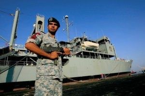 Pendant que les Etats-Unis renforcent leur soutien aux bombardements saoudiens, l'Iran envoie une armada de navires vers le Yémen. Risque d'embrasement du conflit entre l'Iran et l'Arabie Saoudite.