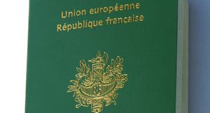 La liste de personnalités politiques européennes interdites de séjour en Russie comprend 89 personnes dont quatre Français. L'UE proteste !