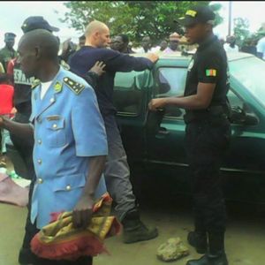 Terrorisme : l'interpellation d'un "Blanc" sème la panique à Yaoundé (Mutations)