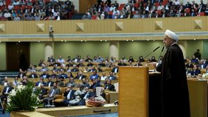 Hassan Rohani sous-entend qu'à la demande des forces atlantistes, l'Arabie saoudite a contribué à faire chuter les prix du baril de pétrole pour affaiblir la Russie et l'Iran.