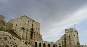 Des terroristes ont fait exploser une partie de la citadelle d'Alep (Sputniknews)