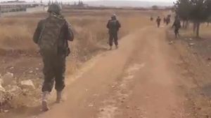 Les forces syriennes brisent le siège de l'EI sur un grand aéroport de la région d'Alep