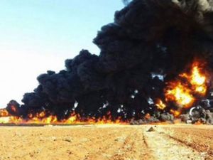 La Russie bombarde des camions citernes pétroliers de l'Etat islamique, après que Poutine ait accusé la Turquie d'acheter le pétrole aux terroristes djihadistes
