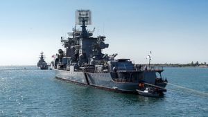 Un destroyer russe tire près d'un navire turc (JDM)