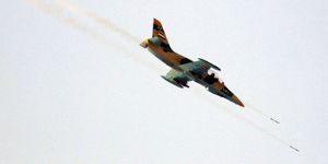 Des avions de chasse syriens ont bombardé un long convoi de camions de l'Etat islamique