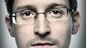 Chute des libertés: Edward Snowden adresse un message à la France en français (Numerama)