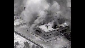 Pourquoi Pujadas attribue des images de frappes russes en Syrie à la coalition ? (Russie Politics)