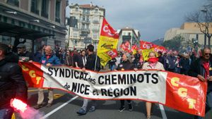 L'opposition des travailleurs et des jeunes à l'austérité défie l'état d'urgence de Hollande (WSWS)