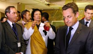 Campagne électorale aux présidentielles françaises de 2007. Les versements de Kadhafi passaient bien par la Suisse (Bilan.ch)