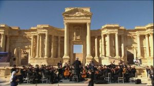 L’immonde présentation du concert russe à Palmyre par «Le Monde » (Arrêt sur info)