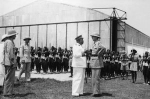 e gouverneur general du congo, felix eboue (a gauche) et le general de gaulle (a droite), lors de la conference de brazzaville, en fevrier 1944.