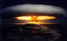 Pourquoi Hiroshima et Nagasaki ne sont-ils pas considérés comme des crimes de guerre ? (FFF)