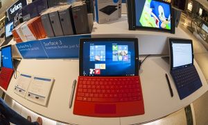 Surveillance : les pressions de Microsoft pour imposer Windows 10 poussent les consommateurs vers Mac et Linux (Reinformation TV)