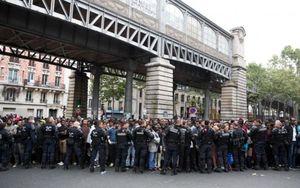 A Paris, plus d'un millier de réfugiés évacués d’un campement (Mediapart)