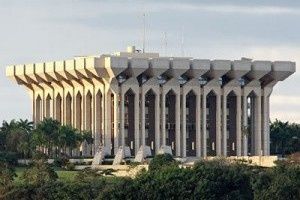 Etoudi, le palais fantôme de Paul Biya (Mondafrique)