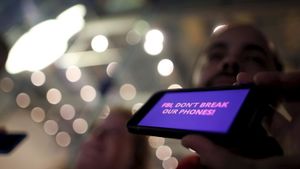 Une compagnie israélienne accusée d’avoir produit un logiciel espion pour iPhone (The Guardian)