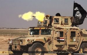 Selon Al-Arabiya, après les bombardements par les USA des troupes syriennes (qui ont tué 62 soldats), celles-ci sont à présent attaquées par l'Etat islamique