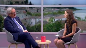 "Comment Youtube m'a menacée pour plaire au président Juncker" (vidéos)