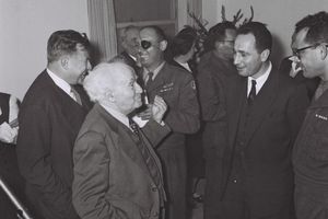 Comment Shimon Peres, prix Nobel de la paix, a « volé » la bombe nucléaire (Richard Silverstein.com)