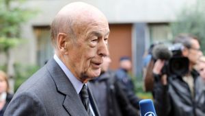 Obsèques de Mandela : "Giscard privé de voyage"