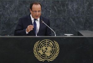 Hollande menace l'Iran !! (Irib)