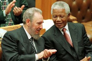 La « dette » de Mandela envers Cuba : une contribution décisive à la chute de l’apartheid passée sous silence (Pambazuka News)