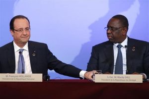 François Hollande : « Un Africain n’a pas de manteau » (Panamza)