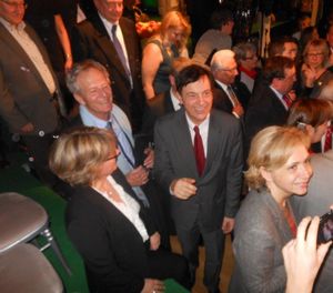 TONNERRE D'APPLAUDISSEMENTS POUR LE MAIRE... de Villeneuve le Roi