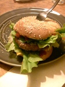 Soirée fast food avec hamburger fait maison