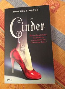 Cinder - Marissa Meyer