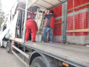 Mardi 3 novembre, AIMA recherche des bénévoles pour charger un camion d'aide humanitaire