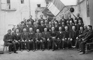 Les conscrits : leurs origines, leur histoire et leur évolution
