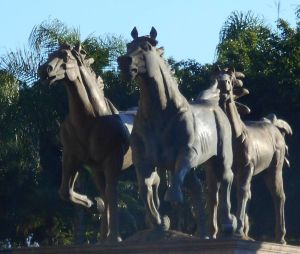 Lumière du matin sur La Estampida à Cuernavaca