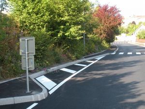 Une bizarrerie de la voirie autunoise : un trottoir discontinu me laisse... perplexe