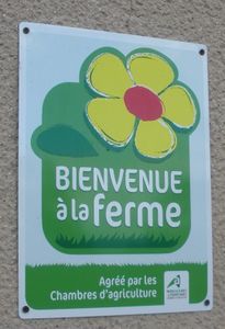 Tout au bout du chemin, une ferme-auberge authentique à Monthelon