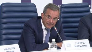 Thierry Mariani agacé par les «questions de m*e» des journalistes ukrainiens