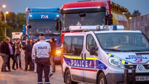 Opération escargot en cours sur l'A16 pour exiger le démantèlement de la «jungle» de Calais