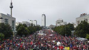 Des dizaines de milliers de manifestants à Berlin contre le traité transatlantique