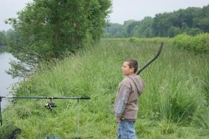 Première pêche de nuit carpe 2015 en rivière avec un jeune carpiste
