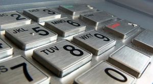 95% des 2,2 millions de distributeurs automatiques de billets (DAB) de la planète sont encore sous Windows XP de Microsoft