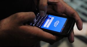 Whatsapp' et Google Hangout et Skype et Facebook et Viber bientot mis sur écoute grace à la Loi Macron ?