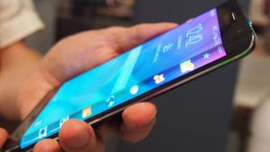 Smartphones : 2 mois ont suffit pour que le duo Galaxy S6 et Edge s’invitent dans le shop Orange en RDC