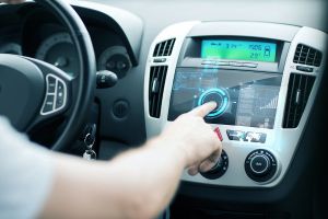 Environ 420 millions d’automobilistes conduiront des véhicules connectés en 2018