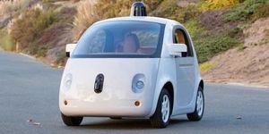 Des voitures autonomes sur les routes françaises dès 2015 ?