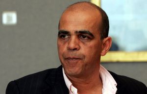 KADER ARIF VOUS ETES DÉJÀ INVISIBLE NE DEVENEZ PAS INDESIRABLE !