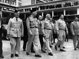 Un militaire ça ferme sa gueule ou ça s'en va.