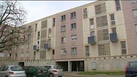 Et dans le même temps. . .